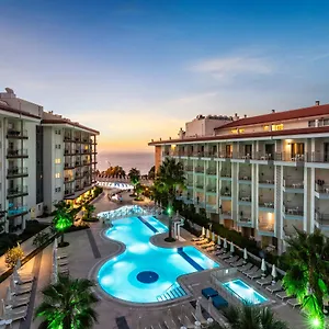 Ramada & By Wyndham Kusadasi